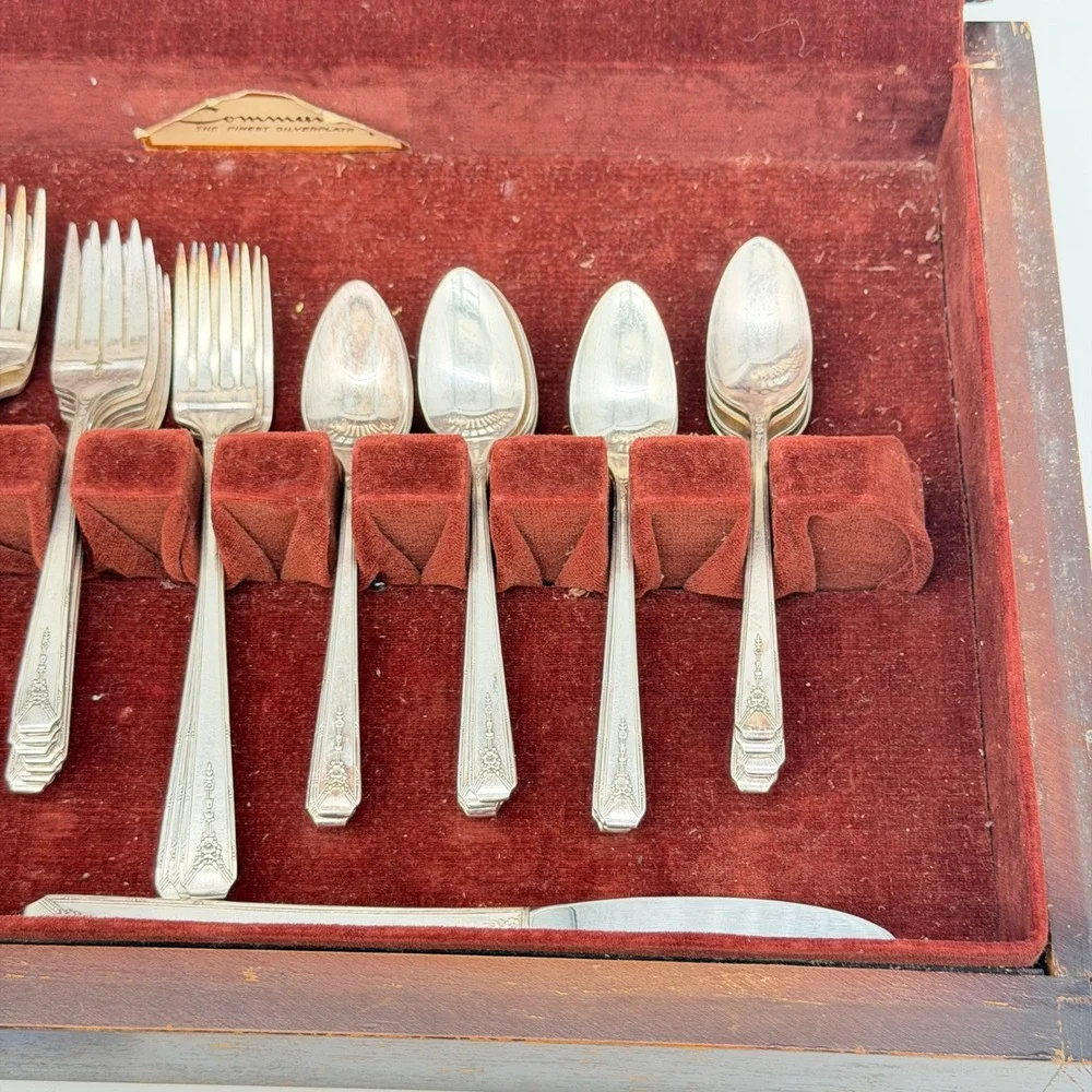 Oneida Community Milady Silverplate Flatware Set 51pc with Wood Case Vintage
